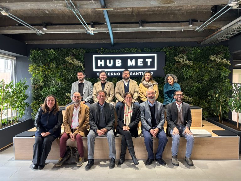 Encuentro de articulación municipal y fomento productivo en Hub Metropolitano