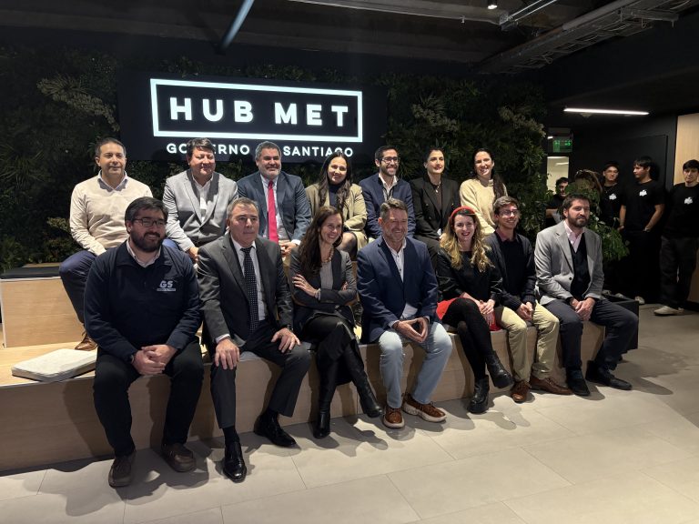 Claro empresas y Hub Metropolitano sellan una alianza para impulsar la transformación digital de las pymes de la Región Me...
